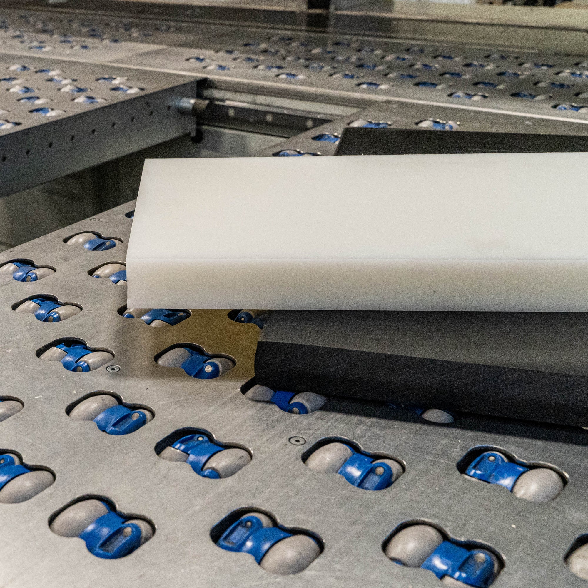 POM C Platte Stärke 1mm - 100mm, 1m* 0,6 - 1m. Direkt vom Hersteller kaufen – Centroplast